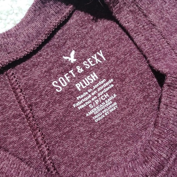 AMERICAN EAGLE Soft & Sexy Plush Round Neck Long Sleeve Tee - Picture 2 of 6